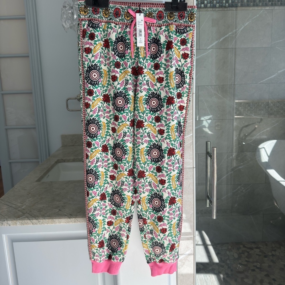 ALICE + OLIVIA NYC Slim-Fit Floral Joggers - Picture 6 of 14